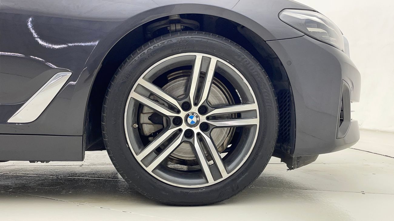 BMW 520i Joy Edition 2.0L 2023 JOY EDITION | AED 1884/Month | 0 DP | 30 Day Return | Warranty | Service Histo