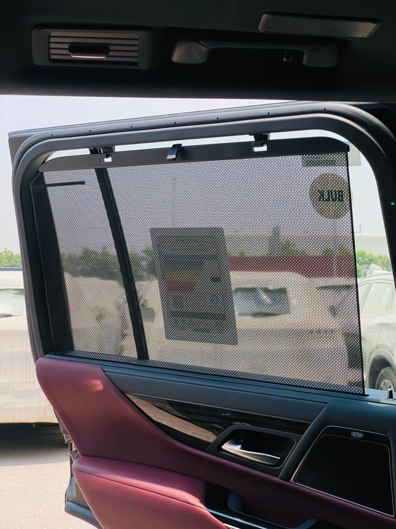 لكزس LX 700h Signature