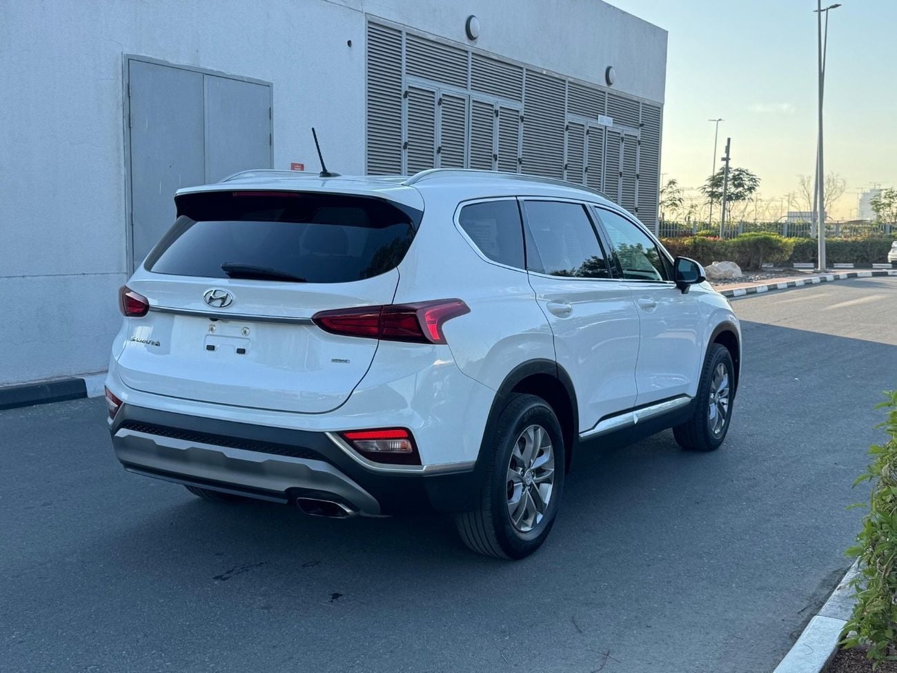Hyundai Santa Fe STD (NON GCC) 2019 2.4/V4 LEATHER SEATS CANADA SPEC