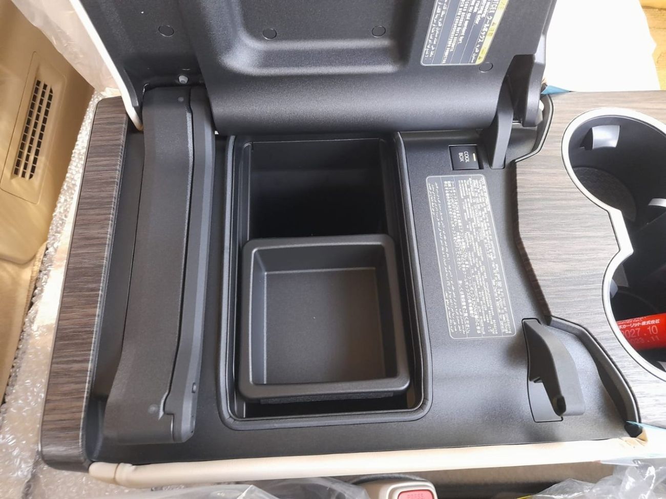 تويوتا لاند كروزر ZX FULL OPTIONS PETROL 7 SEATER TOP RANGE COMPLETE