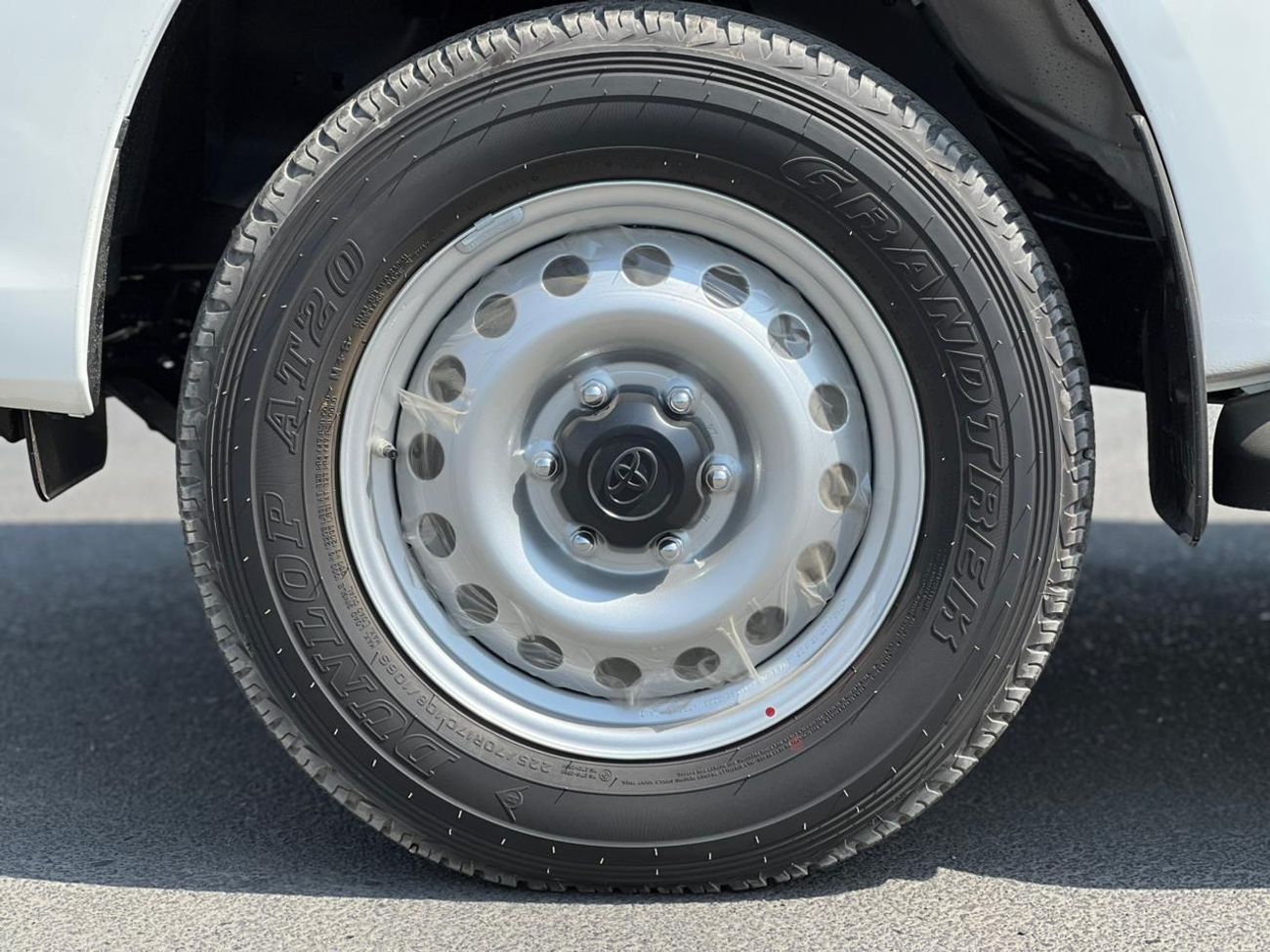 Toyota Hilux EXPORT ONLY - TOYOTA HILUX DLX 2.7L A/T