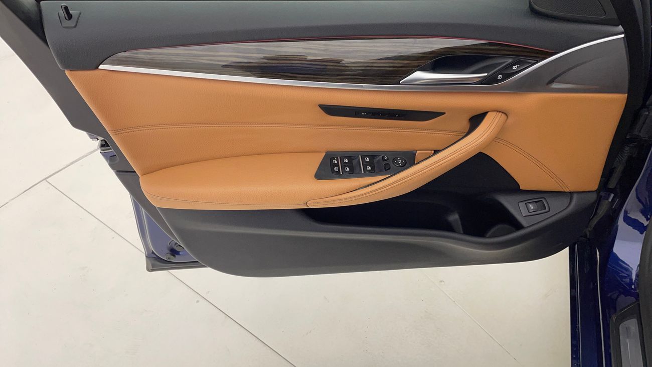 بي أم دبليو 530i LUXURY LINE 2 | بدون دفعة مقدمة | اختبار قيادة مجاني للمنزل