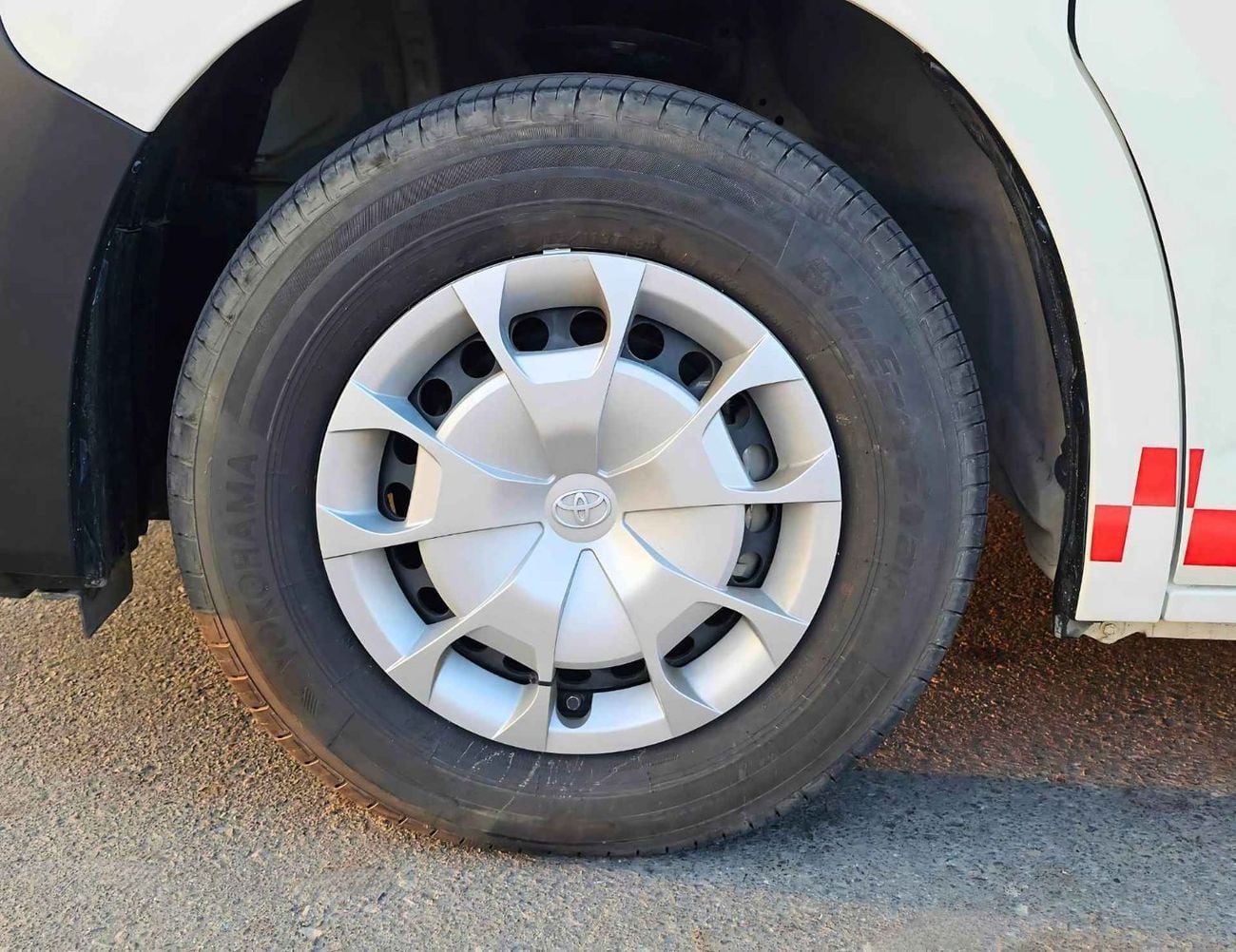 Toyota Hiace 3.5L DX HIGHROOF / V6 PETROL, A/T, EMERGENCY MEDICAL AMBULANCE (CODE # AMBULANCE)