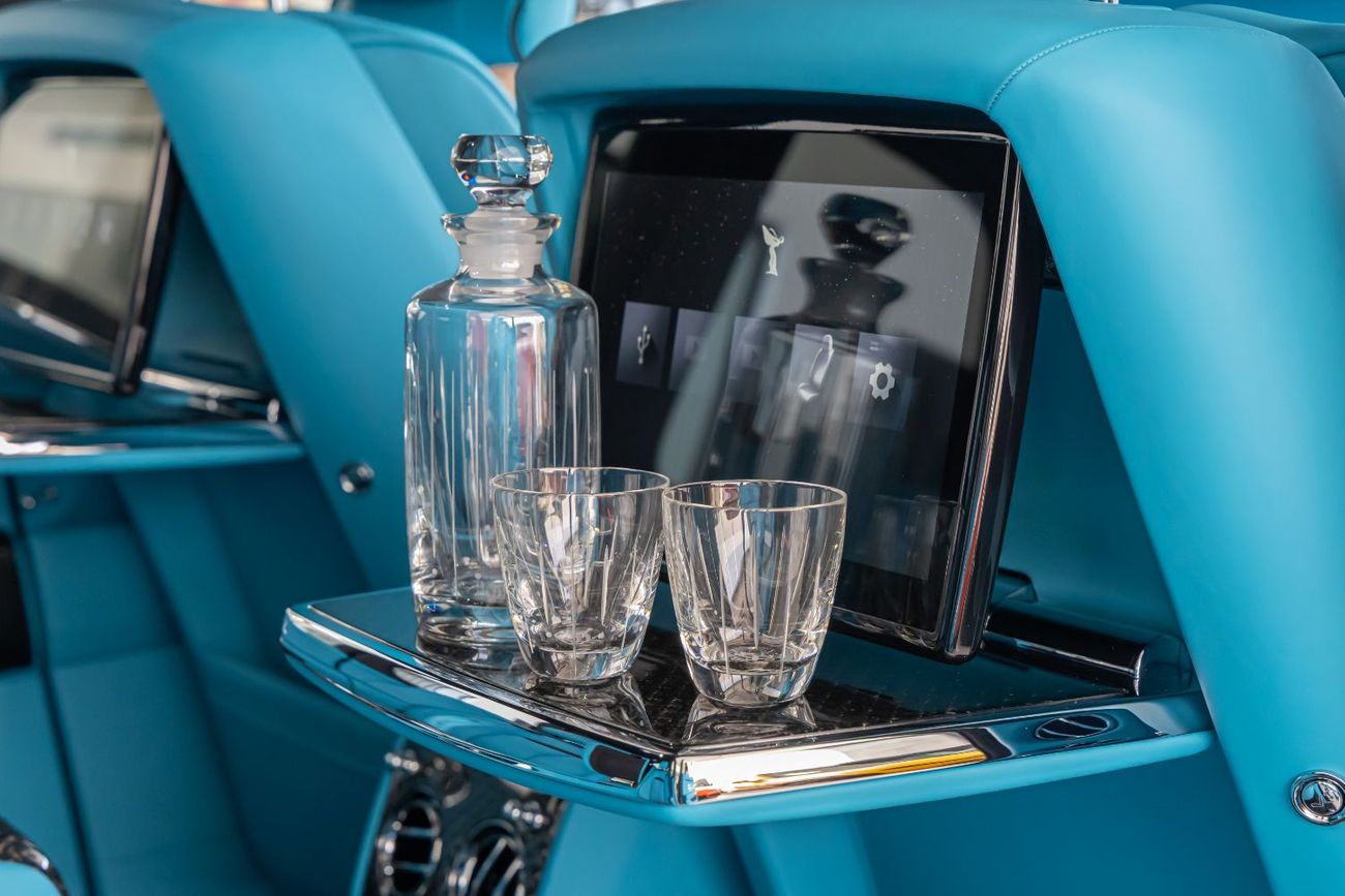 Rolls Royce Cullinan BLACK BADGE 2026 Rolls-Royce Cullinan | Original Mansory | Full Carbon | Exclusive Blue Interior