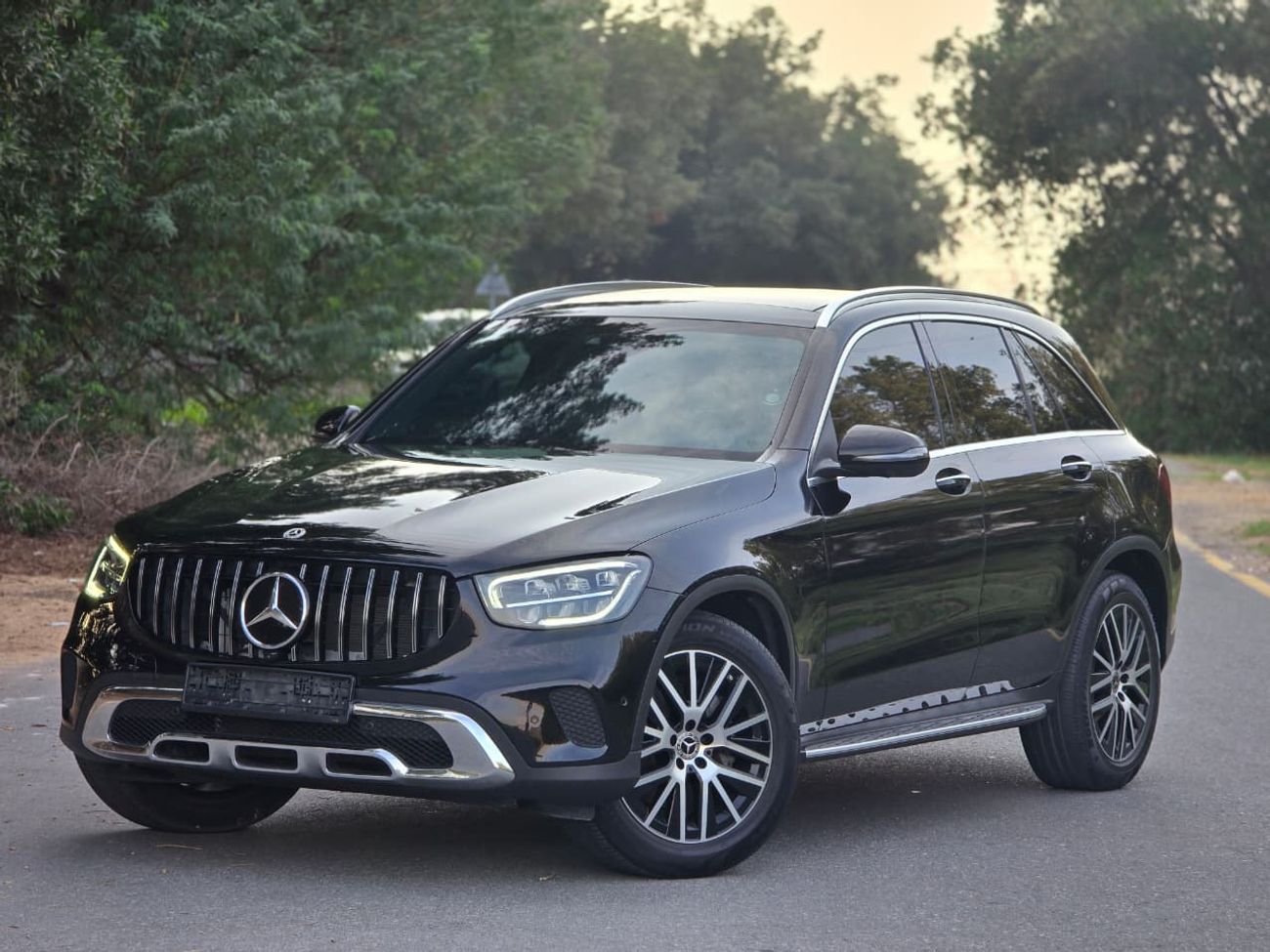 مرسيدس بنز GLC 220 d MERCEDES GLC-220d // KOREAN 2022//ORGINAL PAINT // ACCIDENT FREE //LOW MILEAGE//PERFECT CONDITION