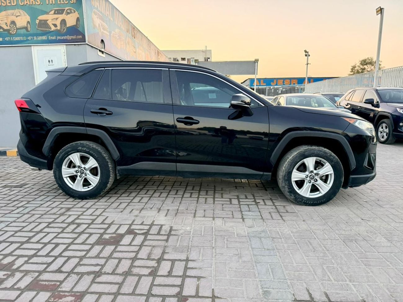 تويوتا راف ٤ 2021 Toyota Rav4 XLE Push Start 2.5L 4 Cyl Automatic Patrol front Wheel Drive 5 Seats 4 Door