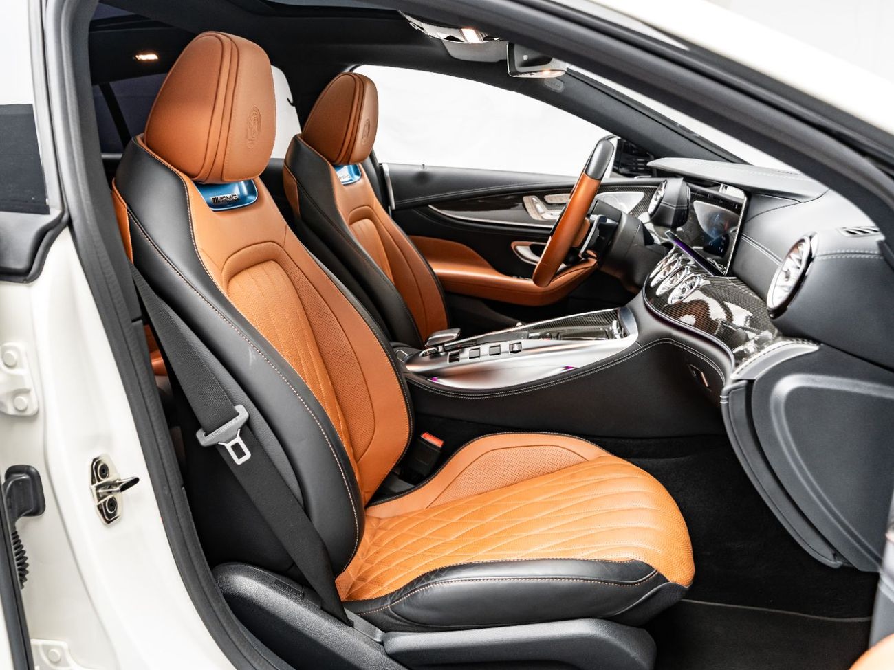 مرسيدس بنز ايه ام جي جي تي 53 2022 Mercedes GT 53 AMG, 3.0 TC I6, AWD, 429bhp, 9 Speed Automatic