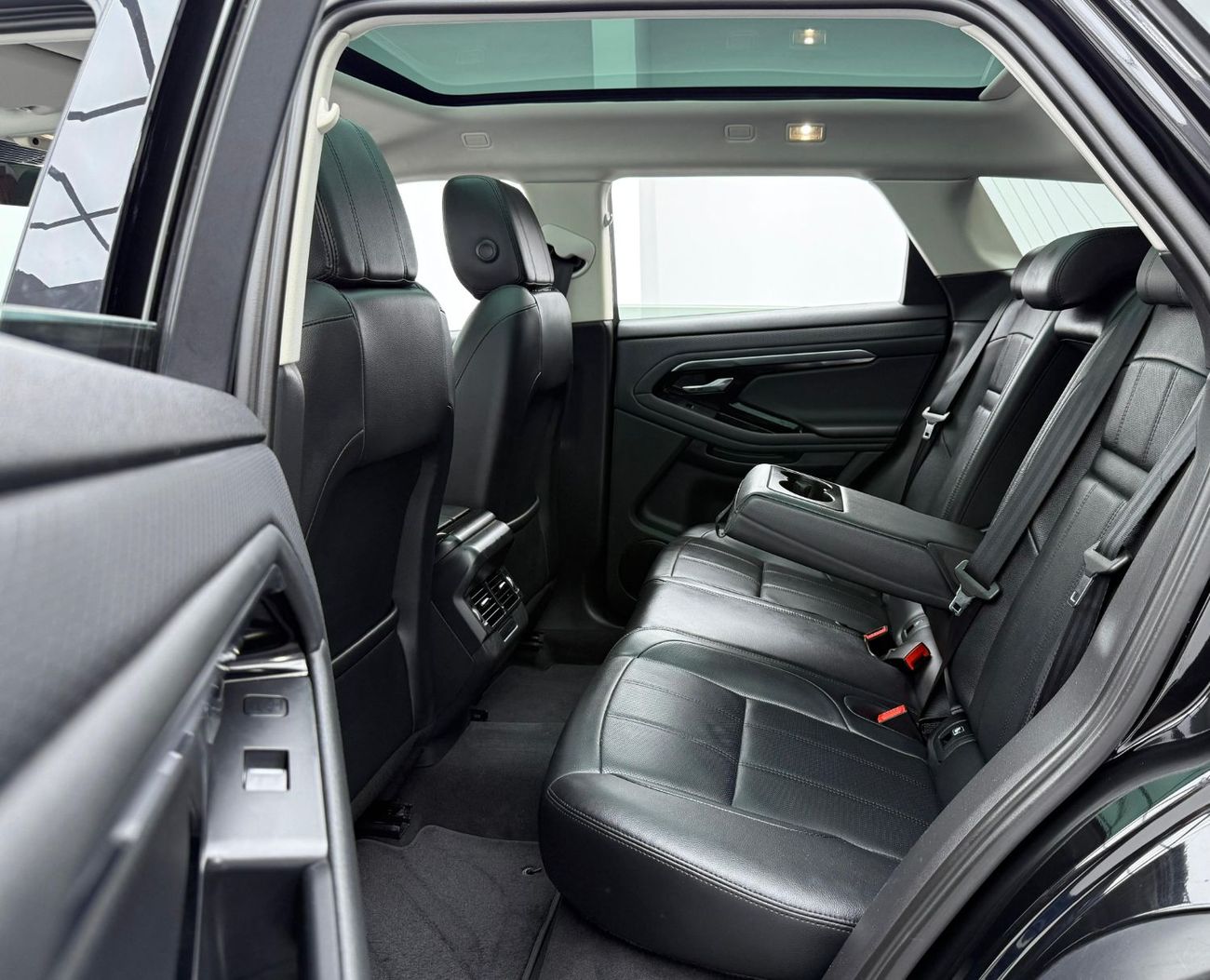 لاند روفر رانج روفر إيفوك 2021 Range Rover Evoque P200, One Year Unlimited KM Warranty,Full Agency Service History,GCC