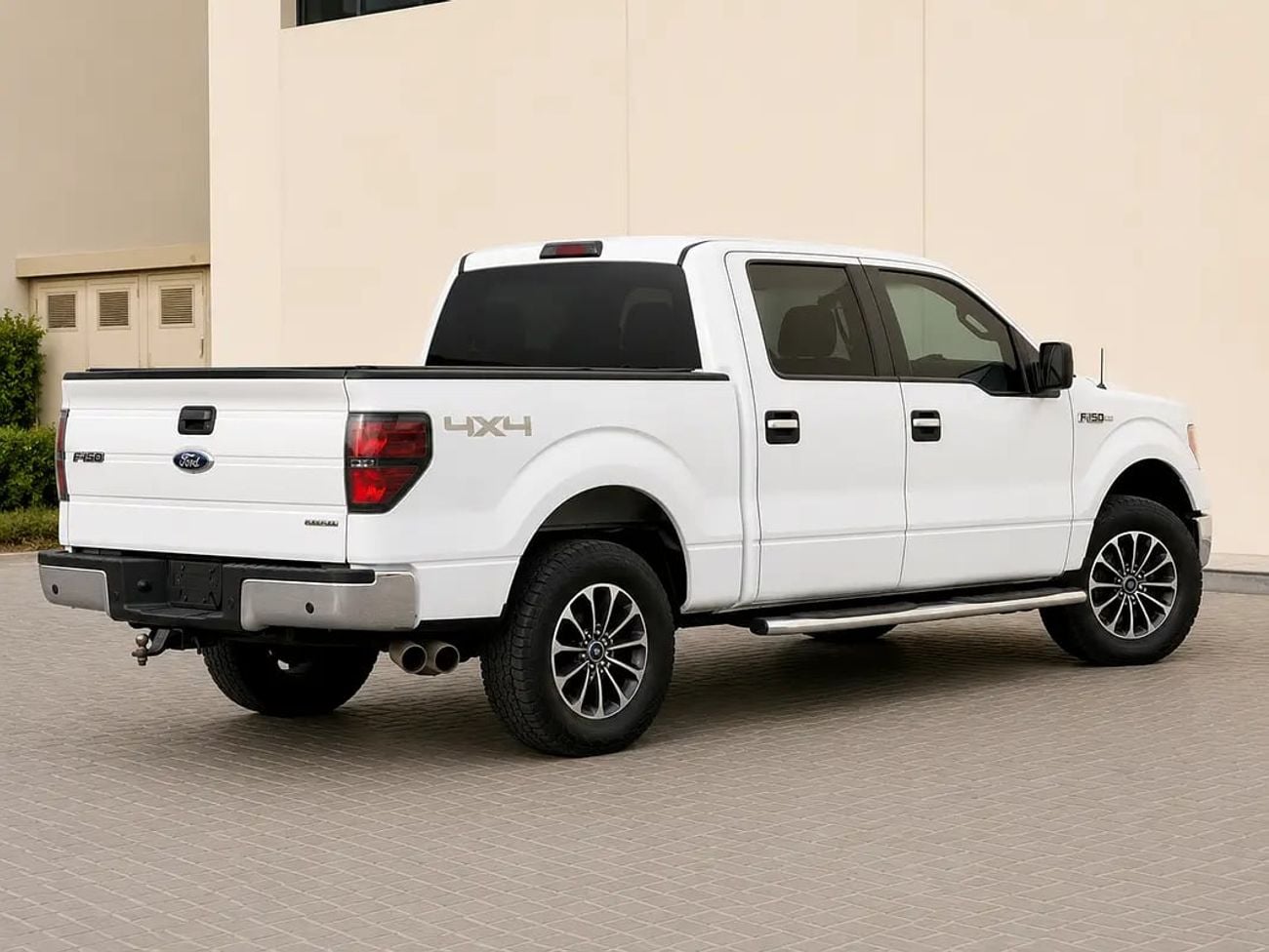 Ford F-150 XLT GCC Specs