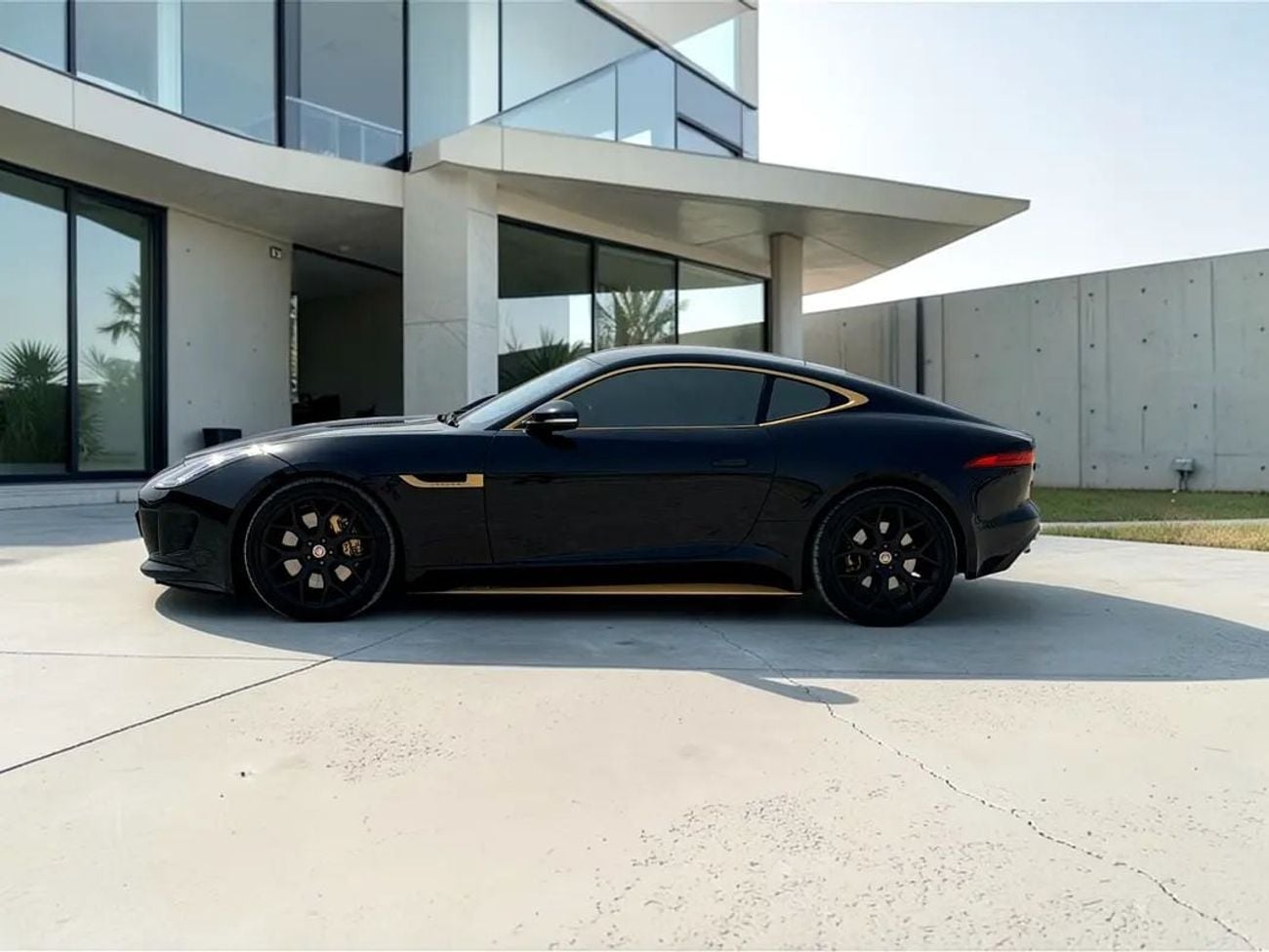 Jaguar F-TYPE !! EID SALE !! 1 YEAR FREE WARRANTY !!  JAGUAR F-TYPE SUPERCHARGED | 3.0L V6 – 340 BHP | 2015