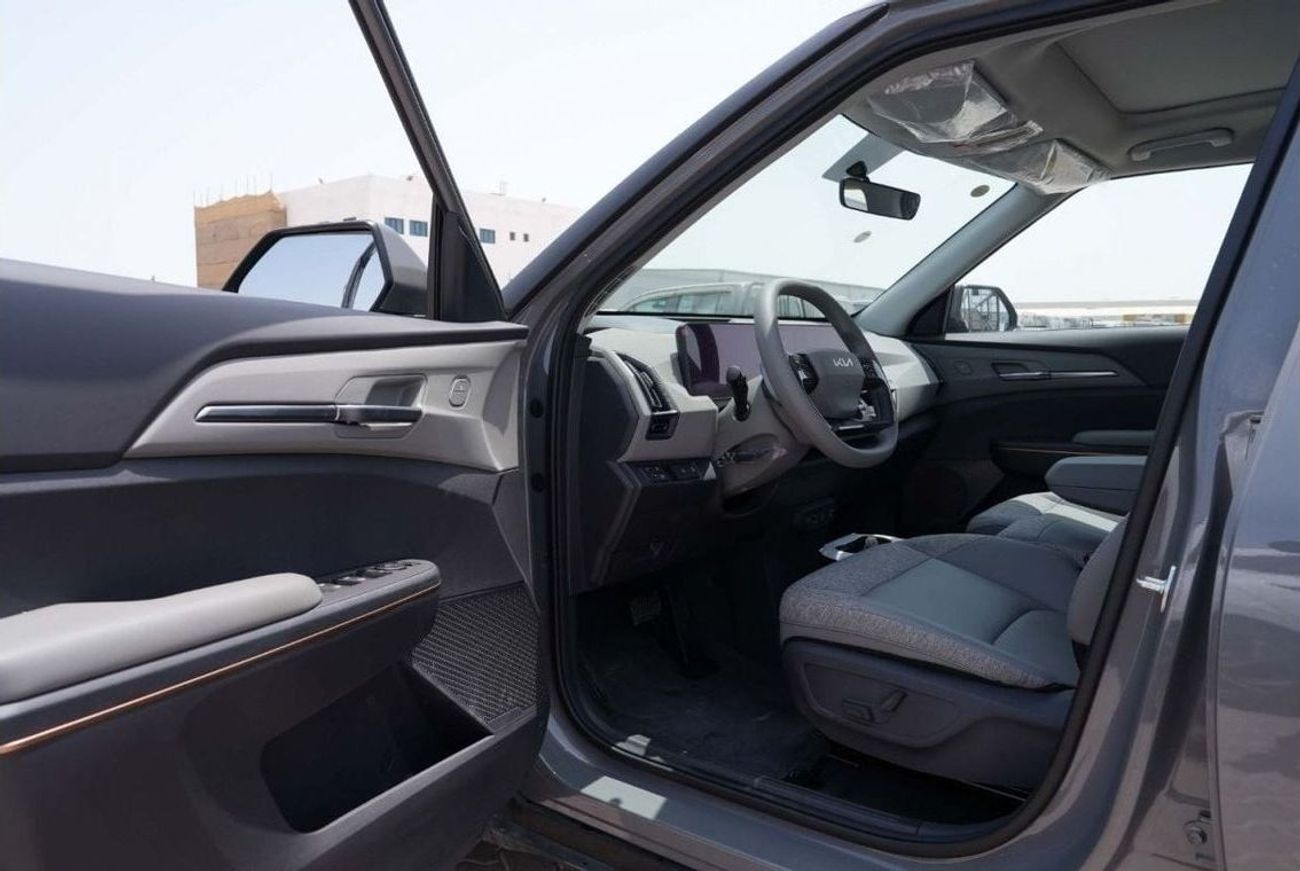 كيا EV5 2024 KIA EV5 AIR 530 - رمادي من الداخل رمادي | للتصدير فقط