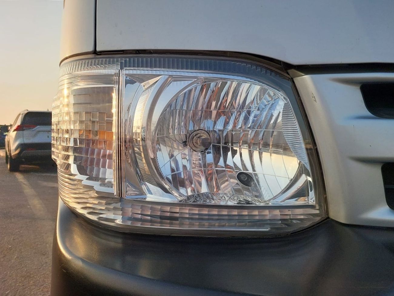 Toyota Hiace TOYOTA HIACE VAN RHD 2013 MODEL 3.0 L DIESEL AUTOMATIC(PM11266)