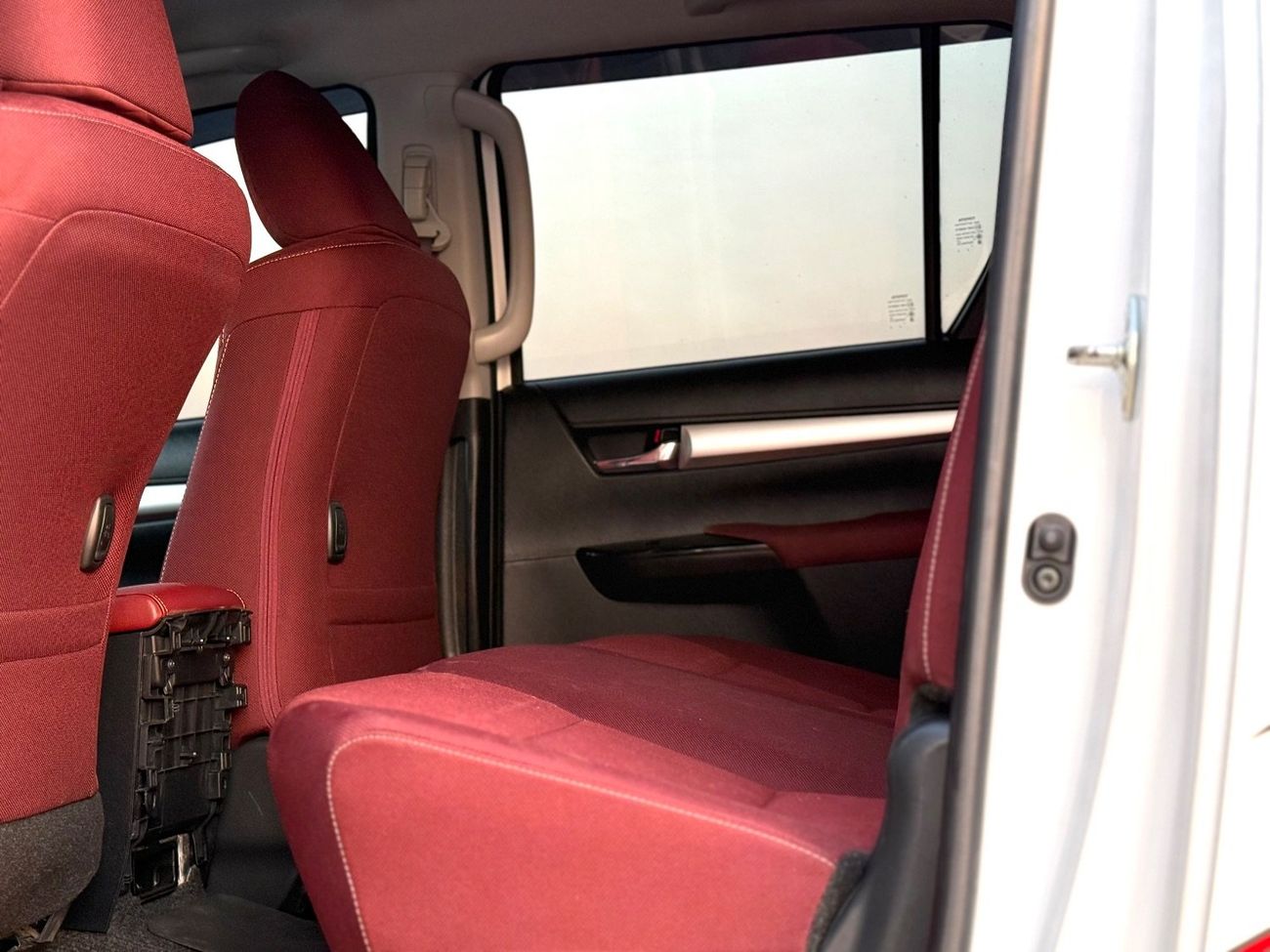 Toyota Hilux GLX 2.7L Double Cab Utility A/T