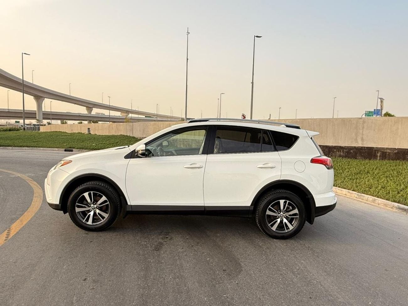 تويوتا راف ٤ VXR XLE