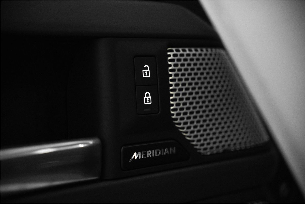 Land Rover Defender 130 SE P400 X Dynamic (7 Seater)