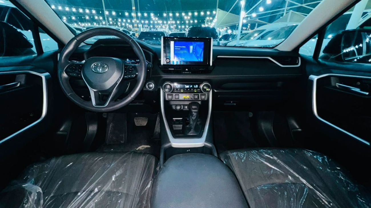 Toyota RAV4 XLE 2025.ENGINE 2.5L/V4