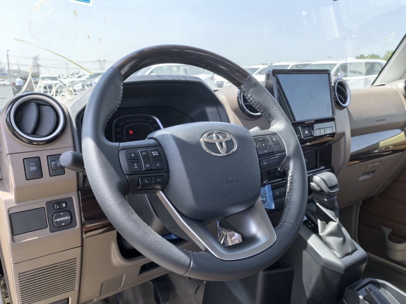 Toyota Land Cruiser Pick Up 2025 TOYOTA LAND CRUISER 79 SINGLE CABIN 4.0L PETROL AUTOMATIC TRANSMISSION FULL OPTION