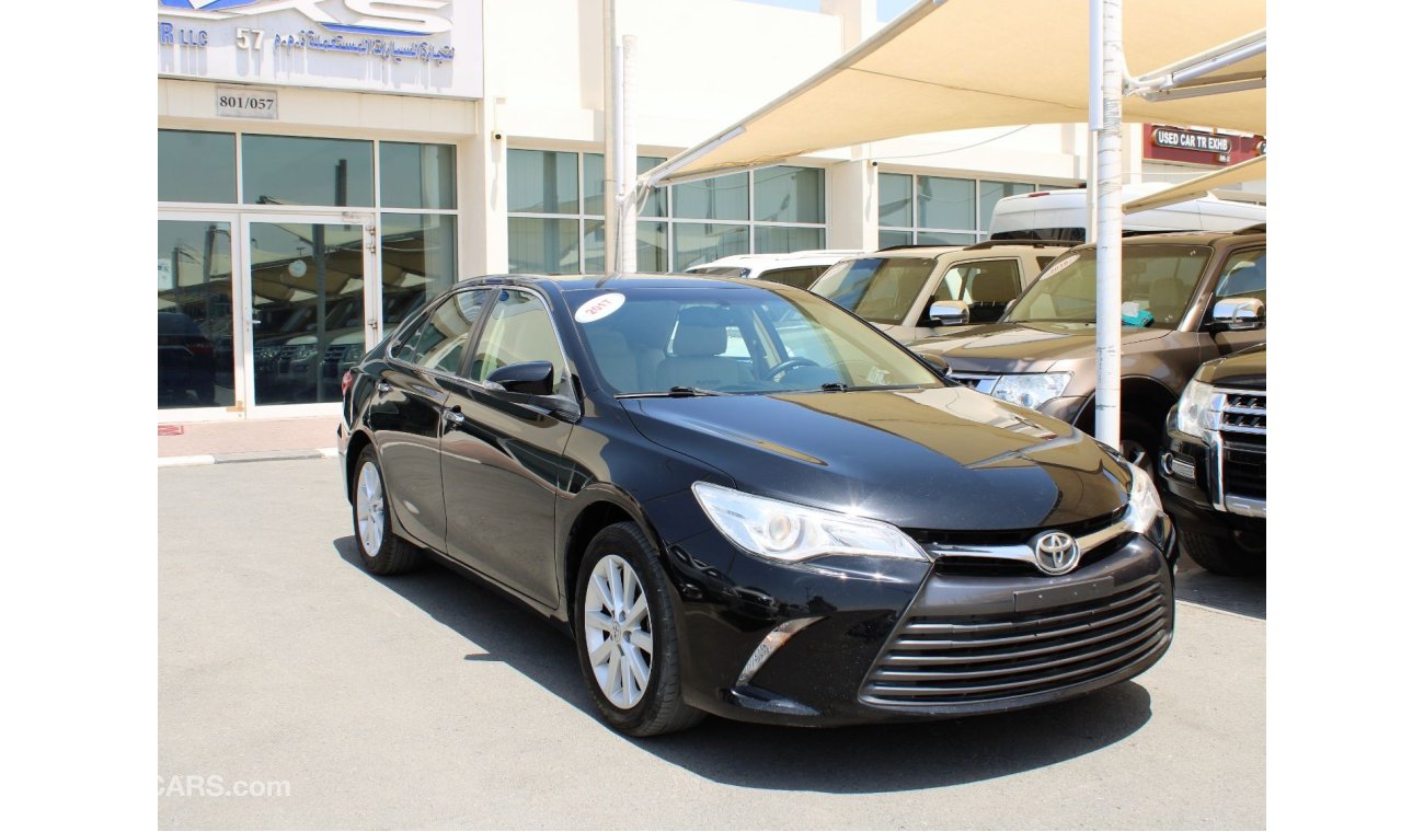 Toyota Camry PLATINUM - ORIGINAL PAINT - GCC - CAR IS IN PERFECT CONDITION INSIDE OUT