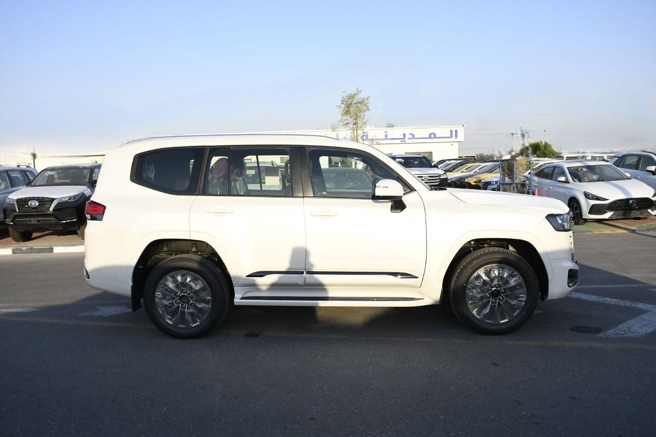 Toyota Land Cruiser GXR 3.5L HEV With Rader JBL ! Full Option