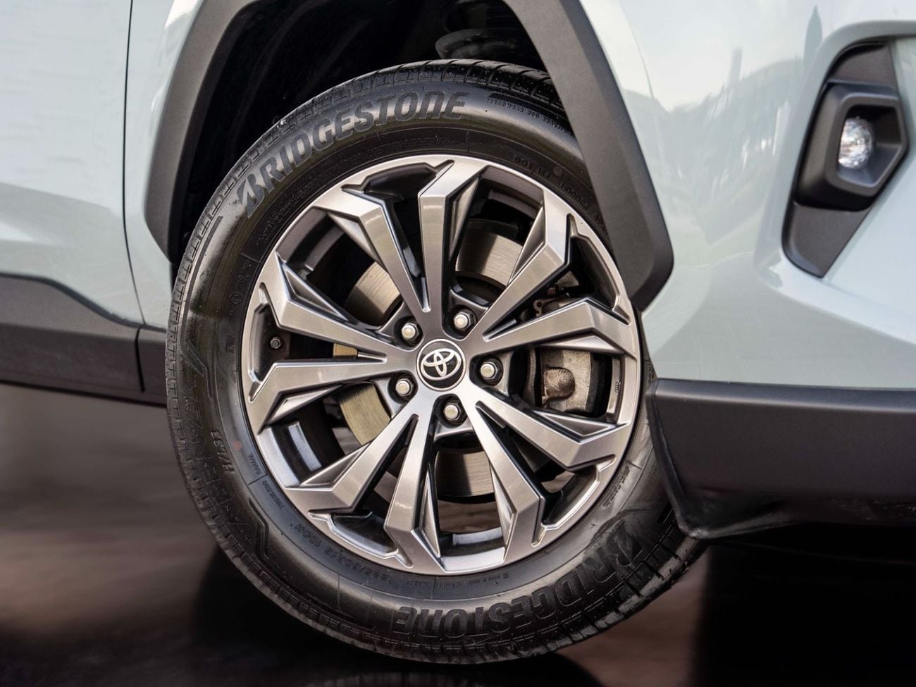 Toyota RAV4 2.5L (2WD) VX