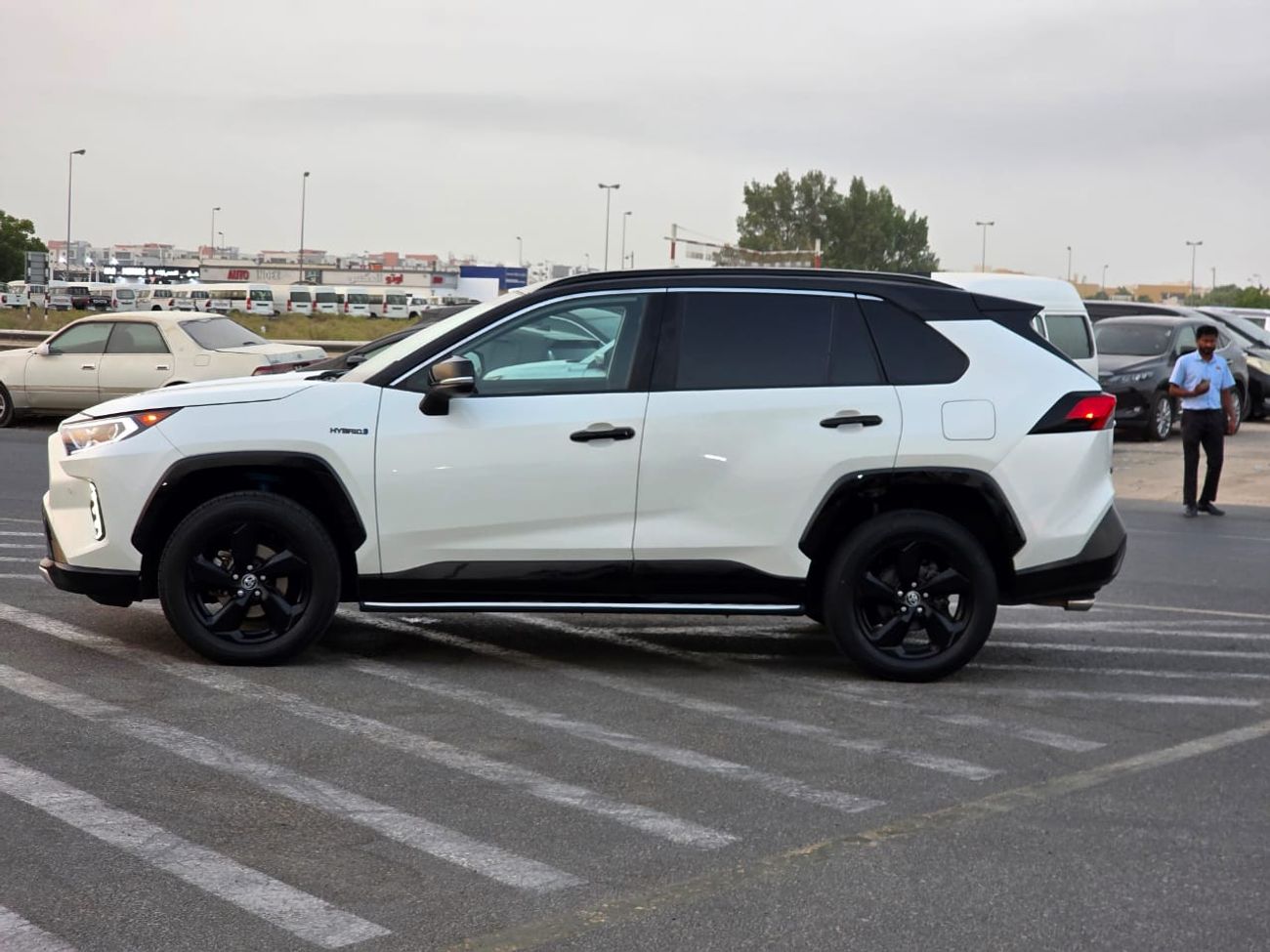 Toyota RAV4 2020 XSE hybrid Sunroof , 4x4 , Push button and original leather