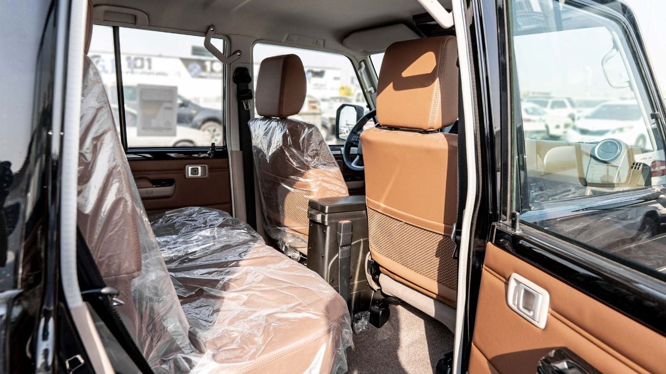 تويوتا لاند كروزر 70 2026 Toyota Land Cruiser LC76 2.8L AT Diesel (Black-Brown)