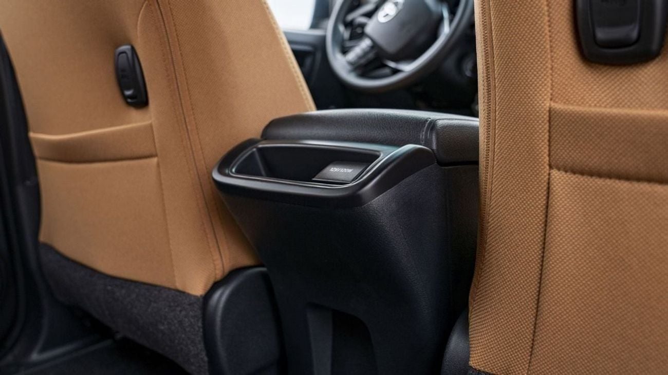 Toyota Fortuner 2025 TOYOTA FORTUNER EXR EXR 2.7L PETROL 4WD 7 SEAT AUTOMATIC TRANSMISSION