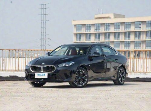 BMW 225i Active Tourer BMW 225L / 0km / black / chinese