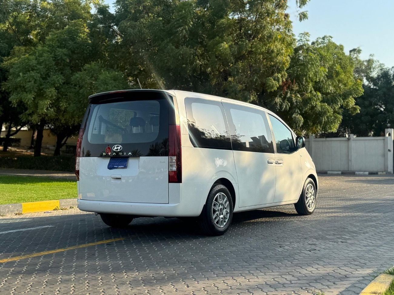 هيونداي ستاريا 3.5L Luxury (7 Seater)