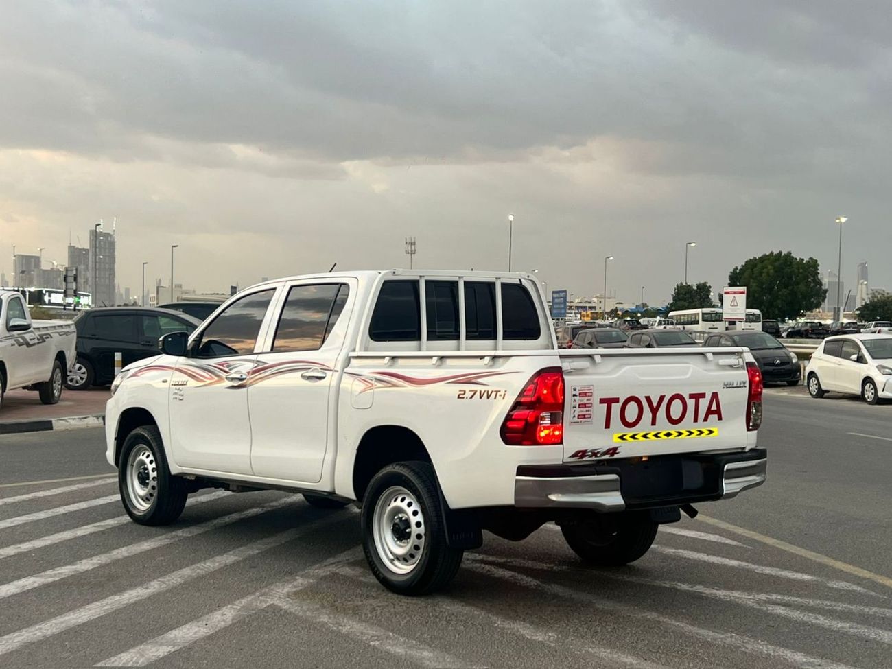 Toyota Hilux 2022 Toyota Hilux GL 2.7L V4 GCC - 4x4 AWD Original Paint - Patrol Automatic