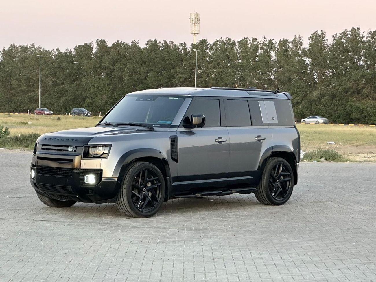 لاند روفر ديفندر 110 HSE P400 3.0L