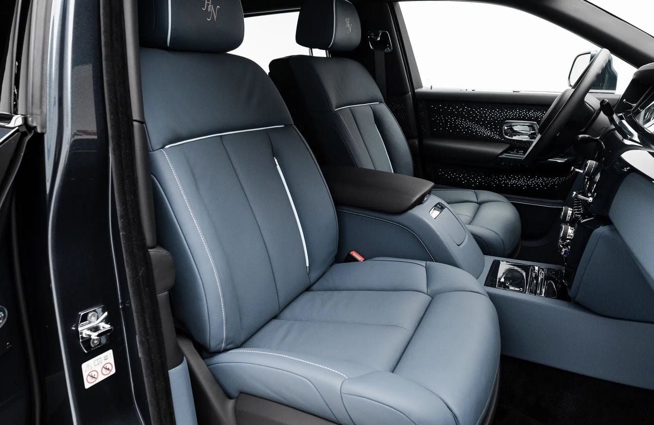 Rolls Royce Phantom 6.75L V-12 Twin-Turbocharged Engine
