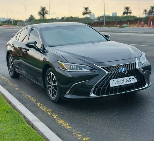 Lexus ES300h Hybrid 2.5L (204 HP)