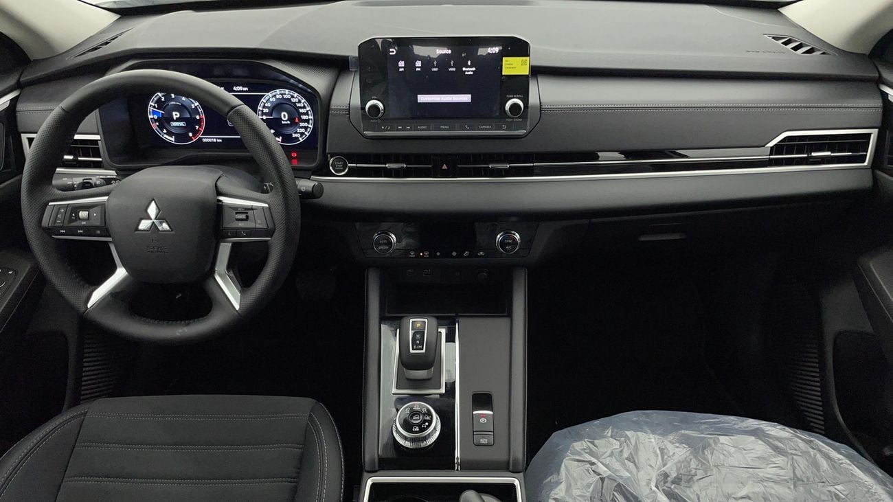 ميتسوبيشي آوتلاندر H/L SYNTHETIC LEATHER SEATS WITH SUNROOF 2.5 | بدون دفعة مقدمة | اختبار القيادة في المنزل