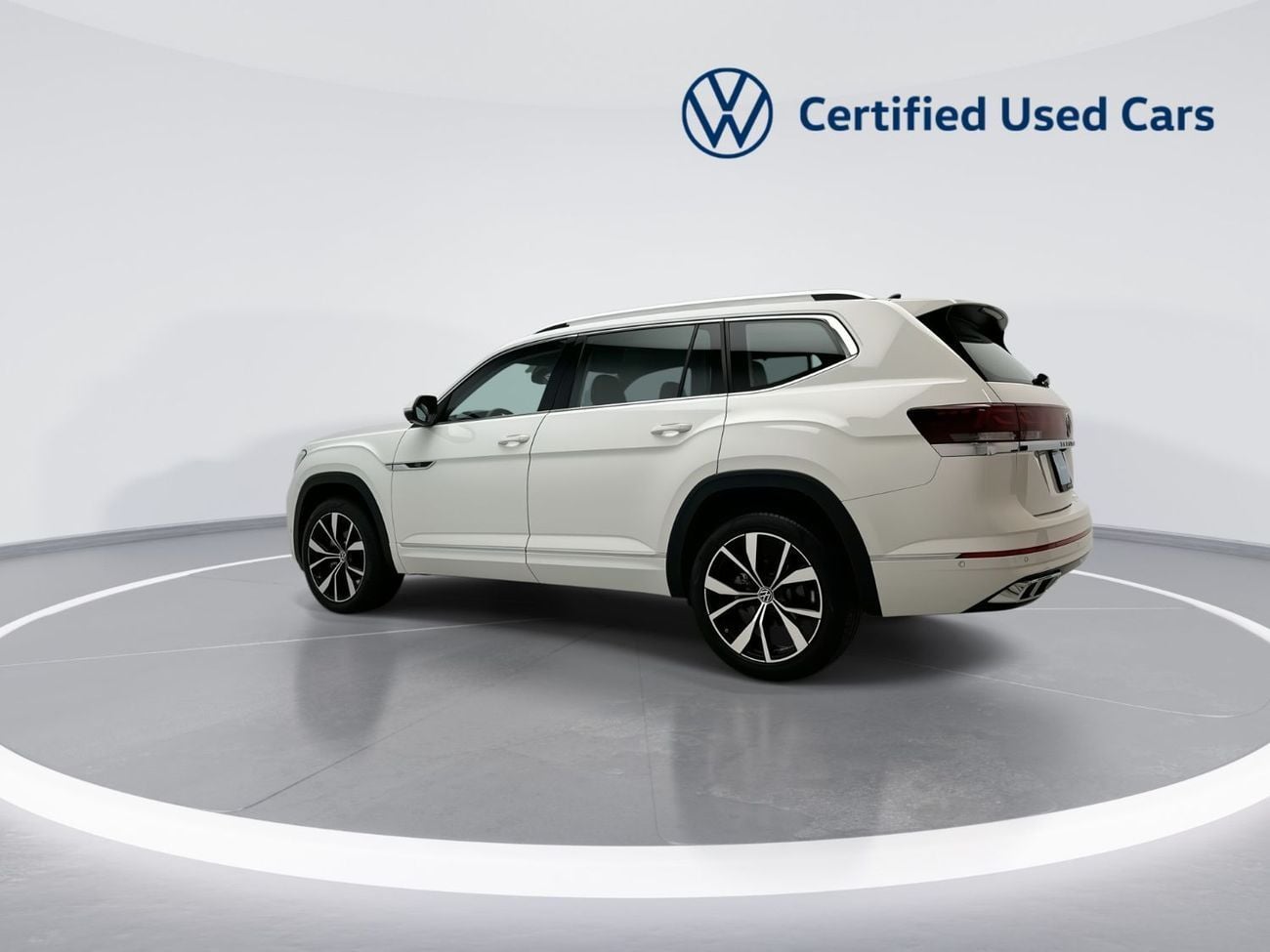 Volkswagen Teramont R-Line 3.6L (Ref#38546) - 33,100 AED SAVINGS from New Car