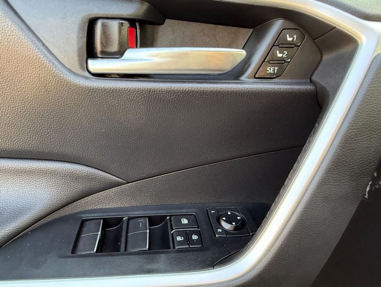 Toyota RAV4 XLE 2.5L