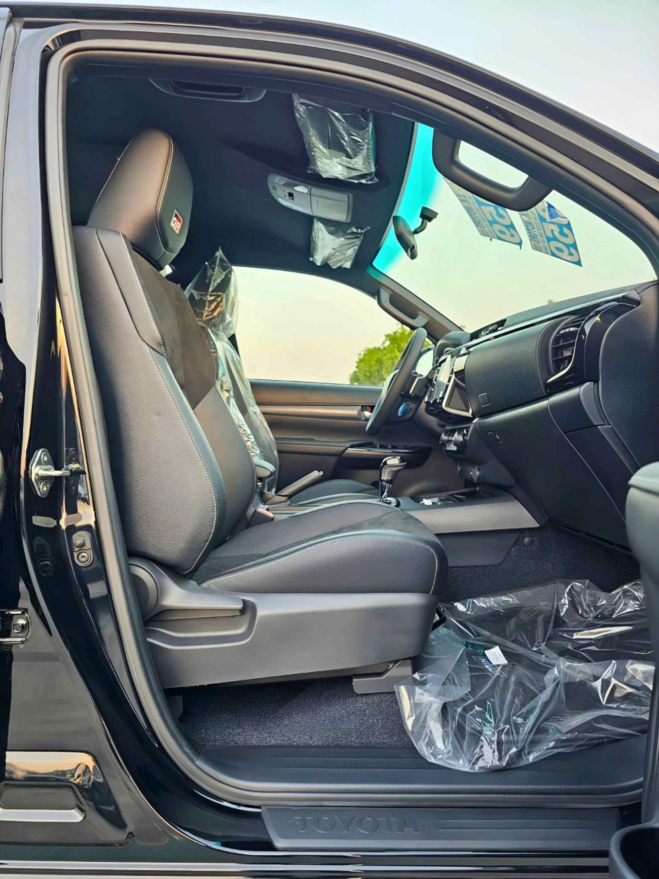 Toyota Hilux GR SPORT/4.0L PETROL V6 4WD/RADAR/ 360 CAMERA/ DRIVER POWER SEAT/ (CODE # GR SPORT)