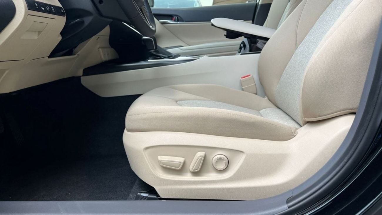 Toyota Camry GLE Hybrid 2.5L