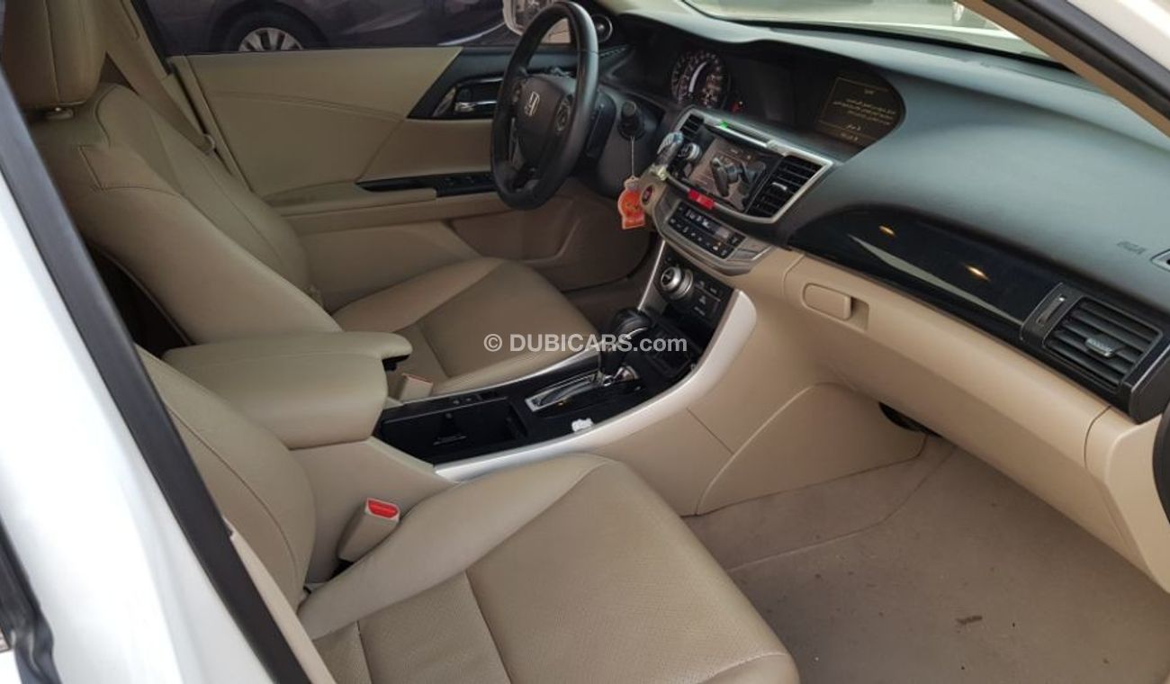 هوندا أكورد 2016 model Gulf dpecs 3.5ltr Full options Sport edition