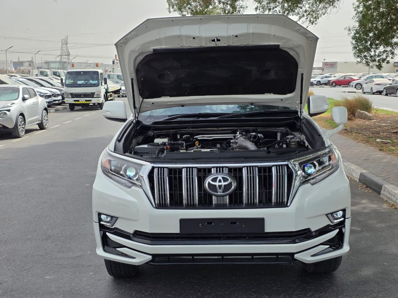 Toyota Prado 2022 shape ,diesel 3.0 liter right hand drive auto transmission