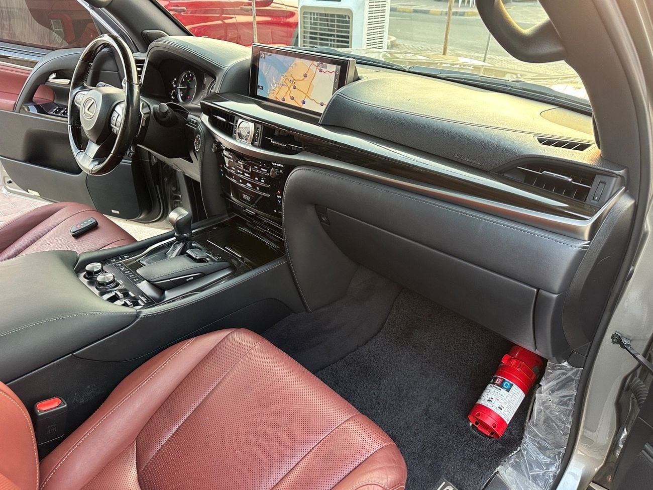 لكزس LX 570 PLATINUM SIGNATURE
