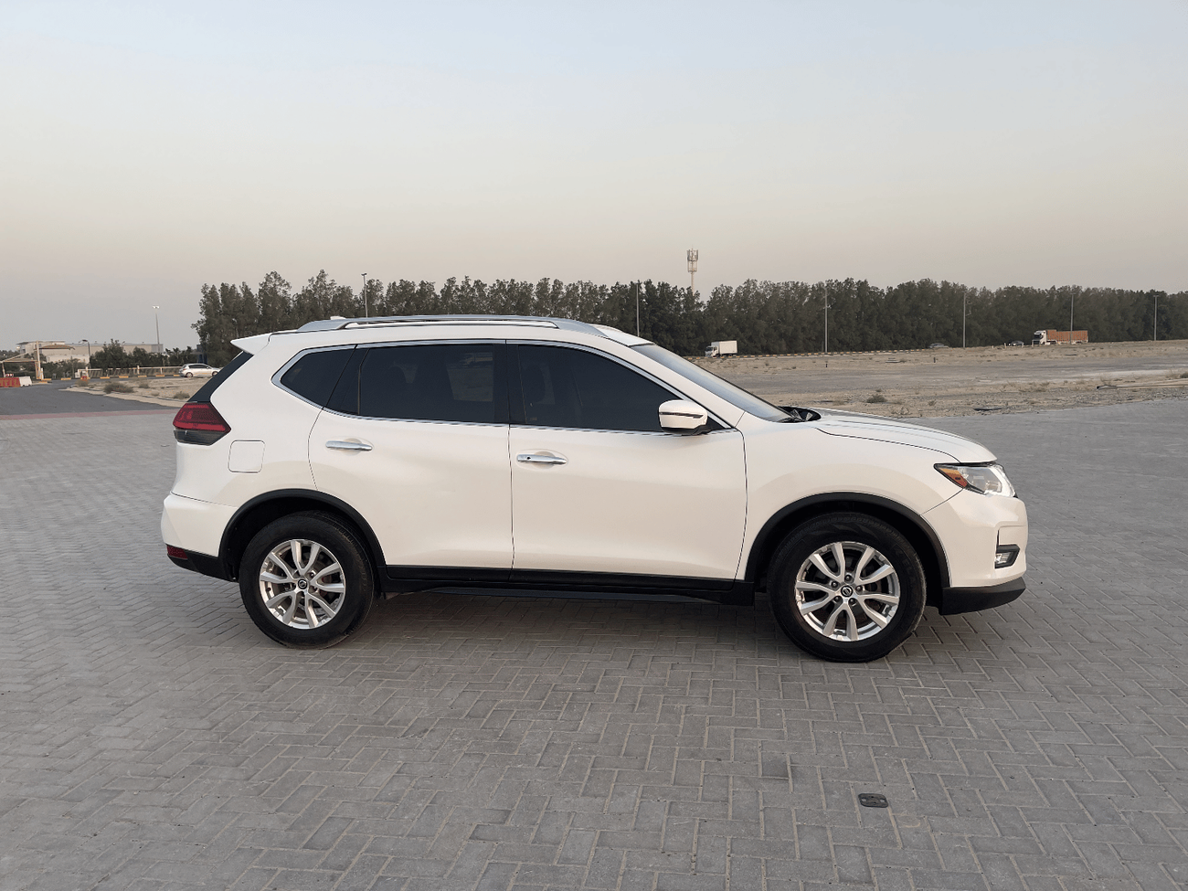 Nissan Rogue nissan rouge 2017 usa in very good    Nissan Pathfinder    Excellent Condition (USA  _ SPEC) - MODEL