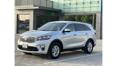 Kia Sorento EX كيا سيرنتو 2019 وارد أمريكي  . تحكم طاره  . مثبت سرعه  . كميره خلفية   . شاشي واسط  . مرايه كهربا