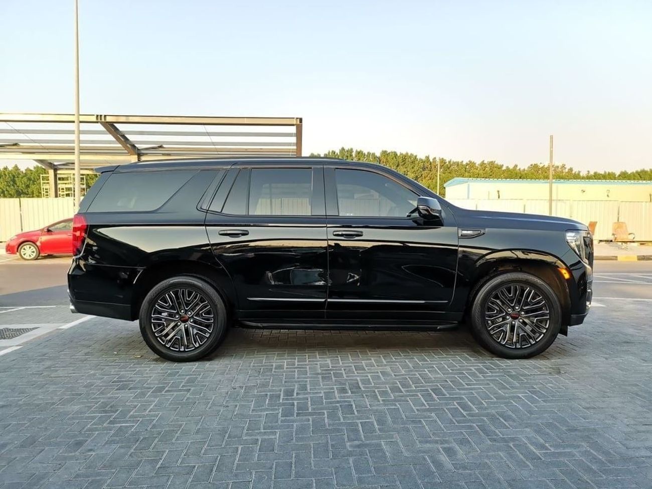 GMC Yukon Denali 6.2L (8 Seater) GMC Denali ( Short ) - 2021 - Black Edition