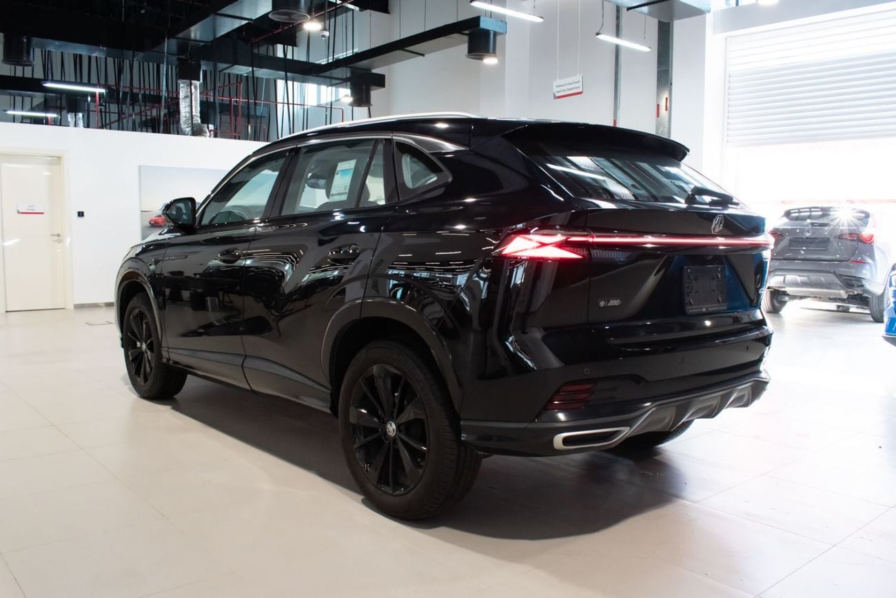 أم جي HS LUXURY