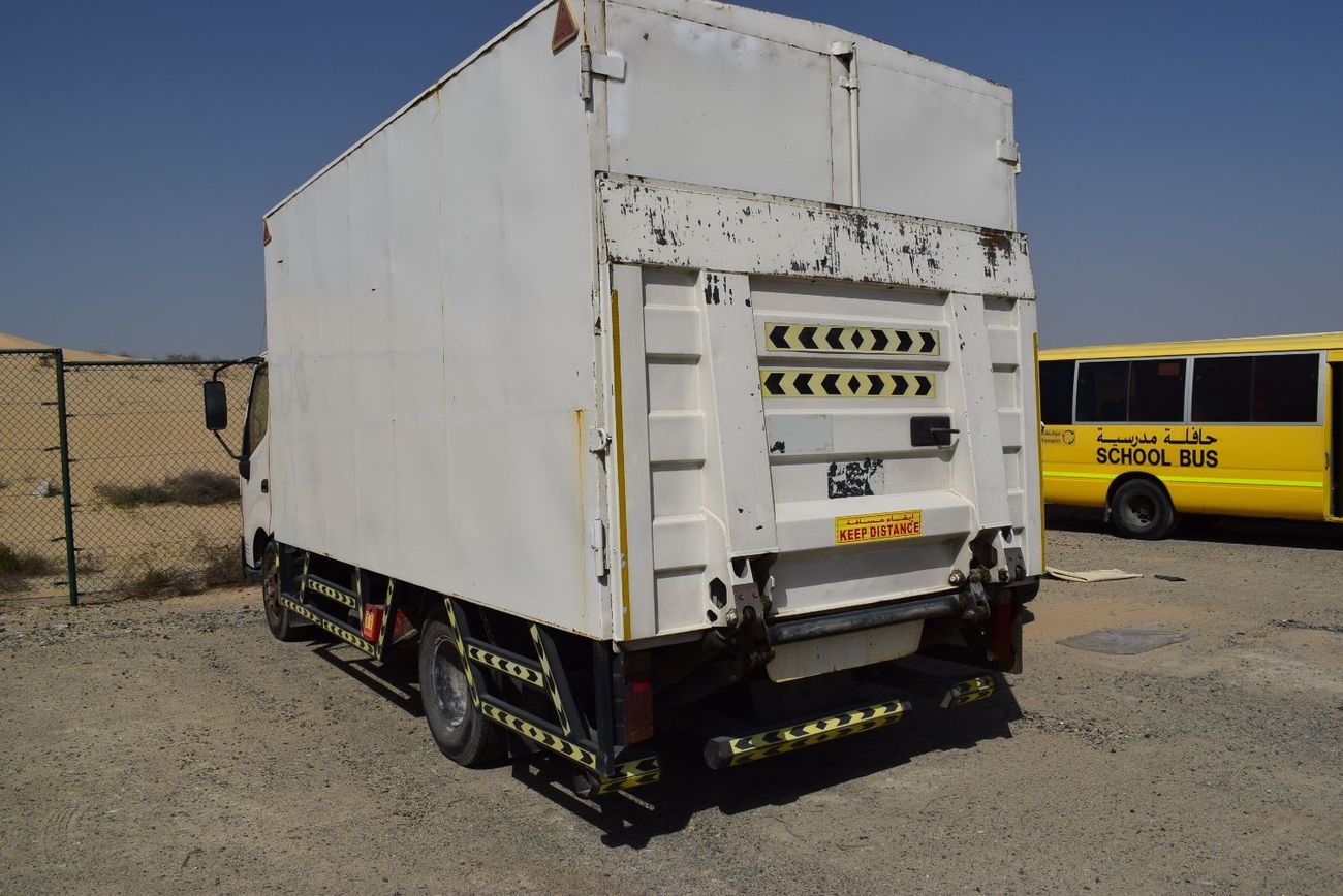 Toyota Dyna Toyota Dyna Pick up, model:2014. excellent condition