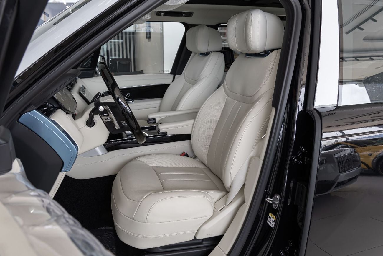 لاند روفر رينج روفر Land Rover | Range Rover | Autobiography P530 | GCC | Automatic side steps | 2026 (EXPORT)