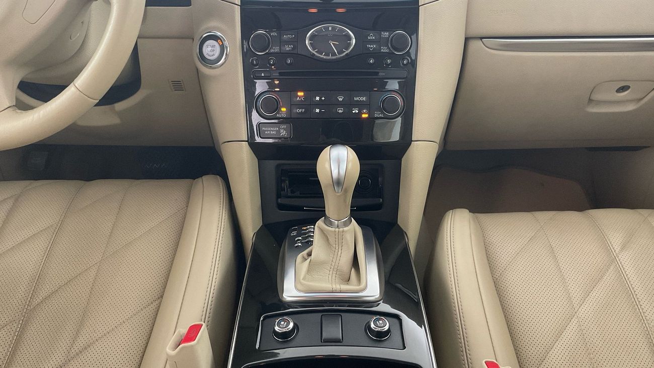 Infiniti QX70 3.7 LUXE SENSORY 4WD AUTO | Guaranteed Warranty | 0 Down Payment
