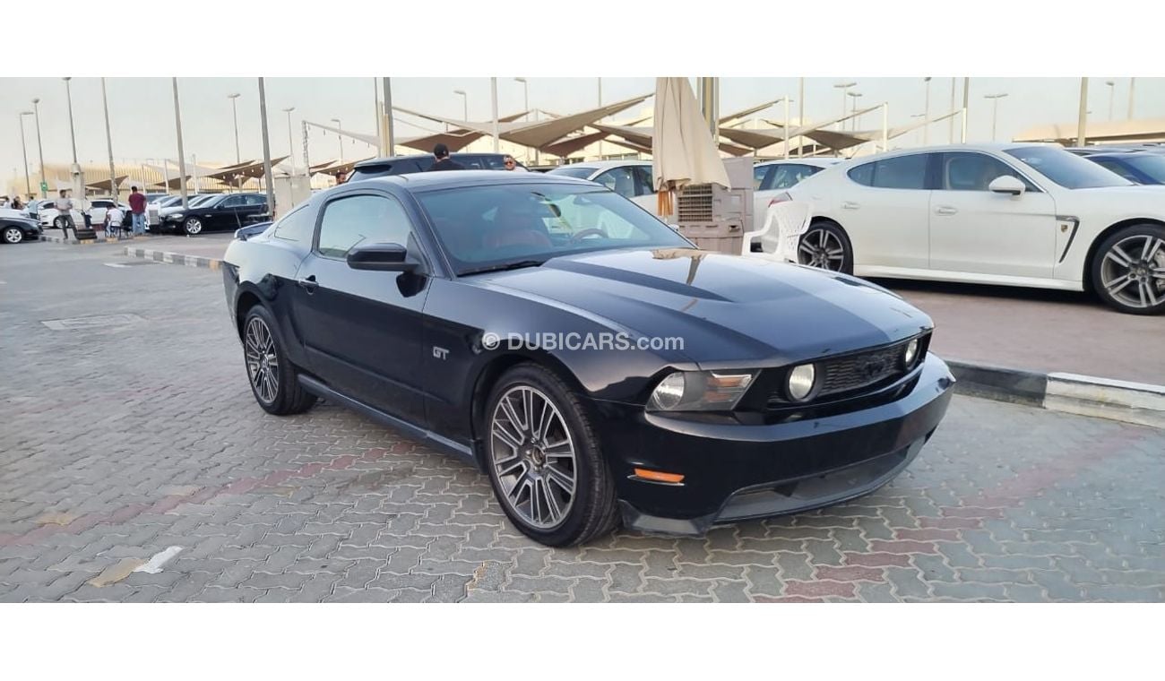 Ford Mustang FORD MUSTANG 2010 GCC V8