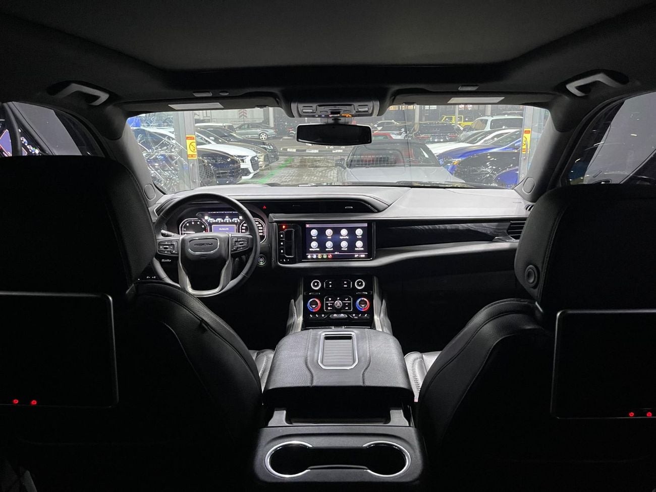 GMC Yukon Denali 6.2L (8 Seater)